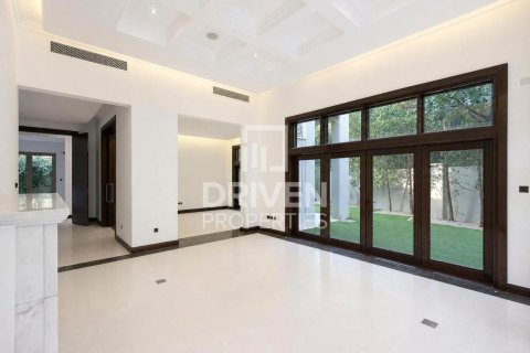 Villa en Jasmine Leaf, Al Barari, Dubai, 6 dormitorios, 1017.57 m², № 144741 - foto 2