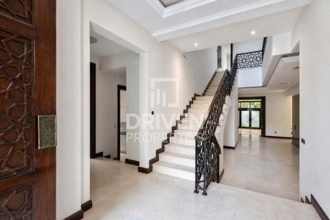 Villa en Jasmine Leaf, Al Barari, Dubai, 6 dormitorios, 1017.57 m², № 144741 - foto 11