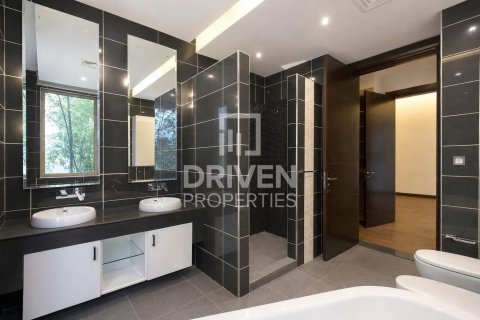 Villa en Jasmine Leaf, Al Barari, Dubai, 6 dormitorios, 1017.57 m², № 144741 - foto 16