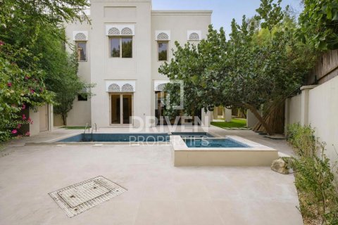 Villa en Jasmine Leaf, Al Barari, Dubai, 6 dormitorios, 1017.57 m², № 144741 - foto 21