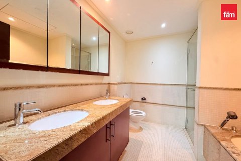 Apartment in Downtown Dubai (Downtown Burj Dubai), Dubai 2 bedrooms, 138.5 sq.m. № 143277 - photo 2