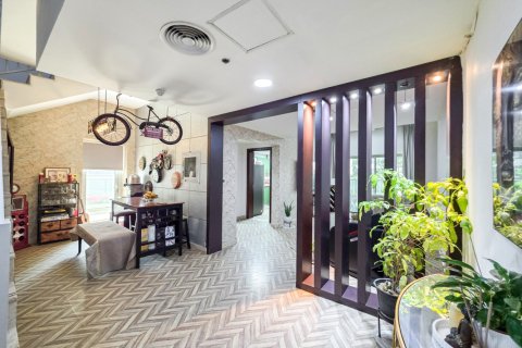 Appartement à Dubai Sports City, Dubai, 2 chambres, 191 m², № 143591 - photo 2
