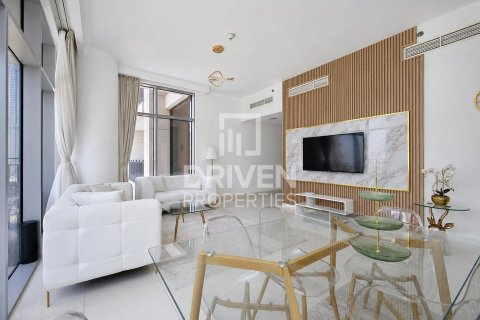 Apartment in BLVD Crescent, Downtown Dubai (Downtown Burj Dubai), Dubai 1 bedroom, 107.67 sq.m. № 145345 - photo 4