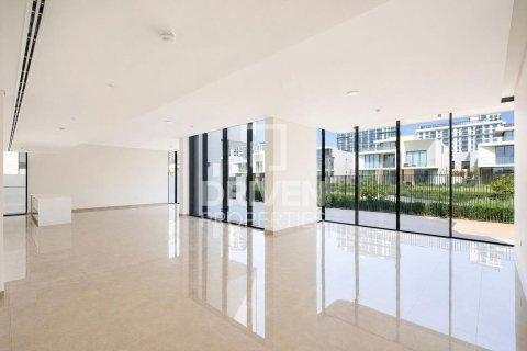 Villa in Dubai Hills Estate, Dubai 5 bedrooms, 649.02 sq.m. № 145043 - photo 5