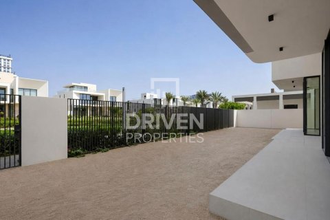 Villa in Dubai Hills Estate, Dubai 5 bedrooms, 649.02 sq.m. № 145043 - photo 23
