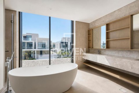 Villa in Dubai Hills Estate, Dubai 5 bedrooms, 649.02 sq.m. № 145043 - photo 21