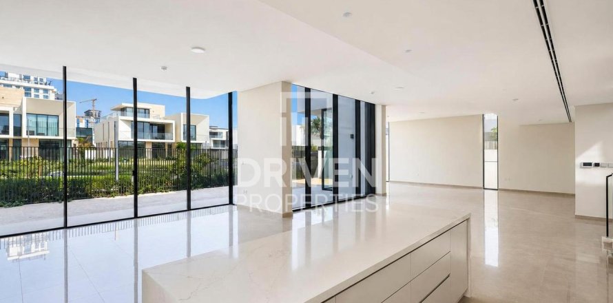 Villa in Dubai Hills Estate, Dubai 5 bedrooms, 649.02 sq.m. № 145043