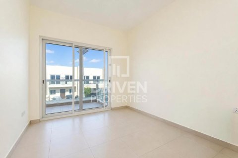 Townhouse in International City, Dubai 3 bedrooms, 154.03 sq.m. № 145625 - photo 12