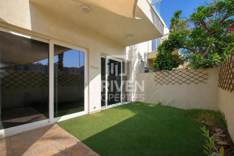 Townhouse in International City, Dubai 3 bedrooms, 154.03 sq.m. № 145625 - photo 19
