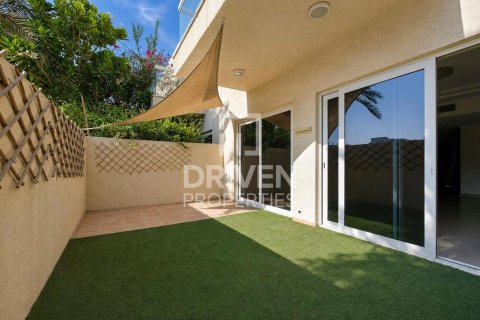 Townhouse in International City, Dubai 3 bedrooms, 154.03 sq.m. № 145625 - photo 18