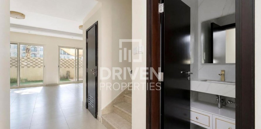 Townhouse in International City, Dubai 3 bedrooms, 154.03 sq.m. № 145625