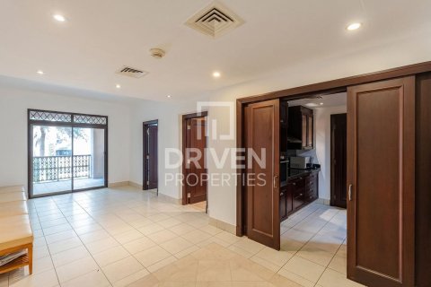 Apartment in Downtown Dubai (Downtown Burj Dubai), Dubai 1 bedroom, 74.88 sq.m. № 145352 - photo 2