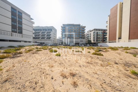 Land in Al Warsan, Dubai 2420.87 sq.m. № 145003 - photo 7
