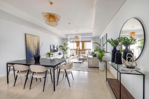 Apartment in The Crescent, Palm Jumeirah, Dubai 2 bedrooms, 181.72 sq.m. № 144446 - photo 4