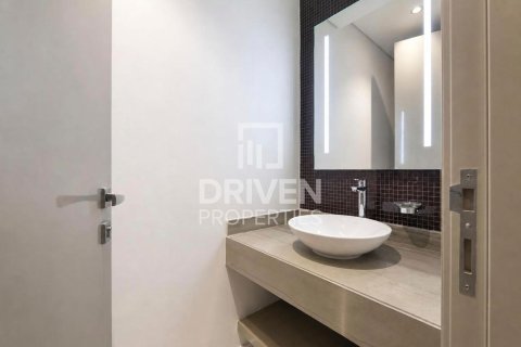 Apartment in DAMAC Towers by Paramount, Business Bay, Dubai 1 bedroom, 87.24 sq.m. № 145073 - photo 11