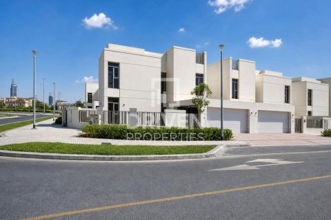 Villa in Jumeirah Park, Dubai 5 bedrooms, 547.57 sq.m. № 145235