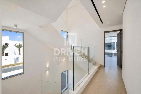 Villa in Jumeirah Park, Dubai 5 bedrooms, 547.57 sq.m. № 145235 - photo 8