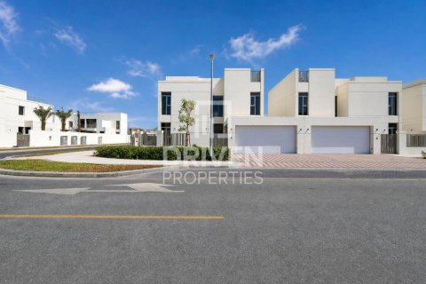 Villa in Jumeirah Park, Dubai 5 bedrooms, 547.57 sq.m. № 145235 - photo 29