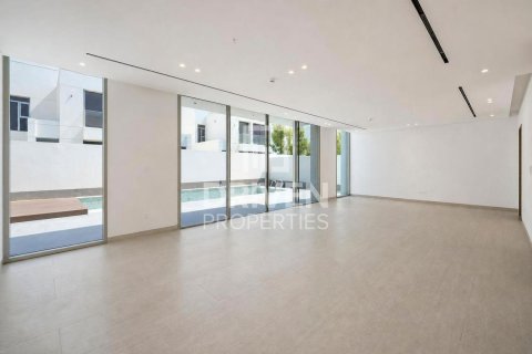 Villa in Jumeirah Park, Dubai 5 bedrooms, 547.57 sq.m. № 145235 - photo 2