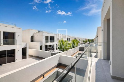 Villa in Jumeirah Park, Dubai 5 bedrooms, 547.57 sq.m. № 145235 - photo 27