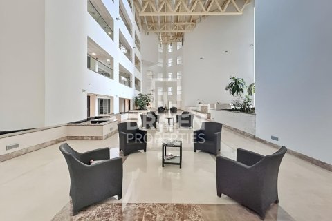 Снять в аренду квартиру в DIFC, Дубай: студию, 83.52м², № 145423 - фото 25