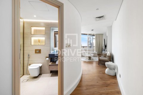 Снять в аренду квартиру в DIFC, Дубай: студию, 83.52м², № 145423 - фото 11