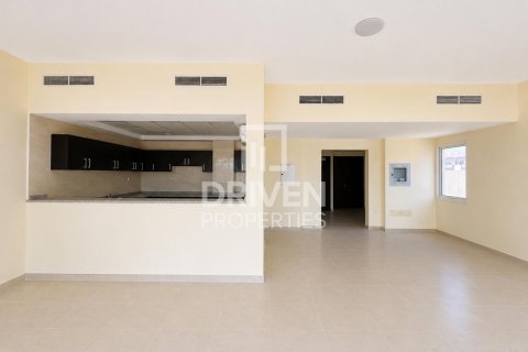 Villa en Dubai, 4 dormitorios, 414.44 m², № 144194 - foto 3