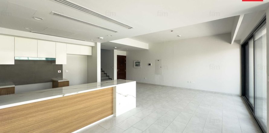 Townhouse in Dubai 3 bedrooms, 157.9 sq.m. № 145927