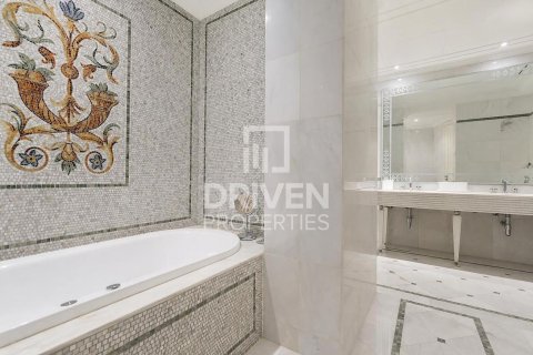 Dúplex en Palazzo Versace, Culture Village, Dubai, 3 dormitorios, 472.32 m², № 144341 - foto 23