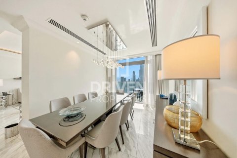 Снять в аренду квартиру в The Address Residence Fountain Views, Даунтаун Дубай (Даунтаун Бурдж Дубай), Дубай: 4 спальни, 251.21м², № 145509 - фото 4