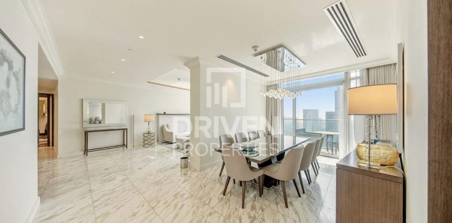 Квартира в The Address Residence Fountain Views, Даунтаун Дубай (Даунтаун Бурдж Дубай), Дубай, 4 спальни, 251.21м², № 145509