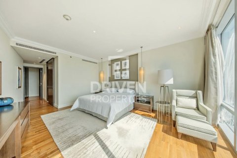 Снять в аренду квартиру в The Address Residence Fountain Views, Даунтаун Дубай (Даунтаун Бурдж Дубай), Дубай: 4 спальни, 251.21м², № 145509 - фото 8