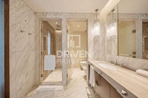 Снять в аренду квартиру в The Address Residence Fountain Views, Даунтаун Дубай (Даунтаун Бурдж Дубай), Дубай: 4 спальни, 251.21м², № 145509 - фото 17