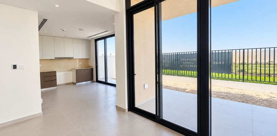 Villa in Dubai 4 bedrooms, 261.6 sq.m. № 143888