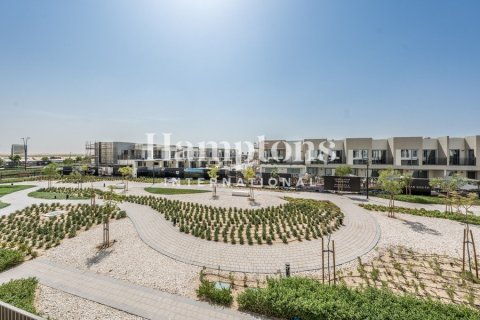 Villa in Dubai South (Dubai World Central), Dubai 4 bedrooms, 219.43688600 sq.m. № 143793 - photo 3