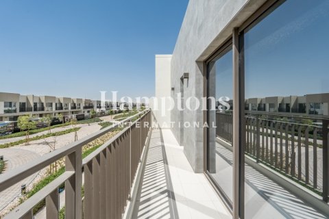 Villa in Dubai South (Dubai World Central), Dubai 4 bedrooms, 219.43688600 sq.m. № 143793 - photo 20