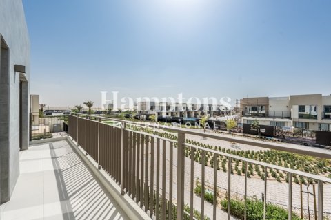 Villa in Dubai South (Dubai World Central), Dubai 4 bedrooms, 219.43688600 sq.m. № 143793 - photo 7