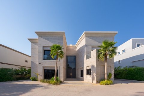 Villa in Emirates Hills, Dubai 7 bedrooms, 1246.02 sq.m. № 145038