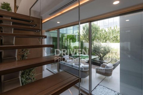 Villa en La Mer, Jumeirah, Dubai, 5 dormitorios, 704.76 m², № 144628 - foto 23