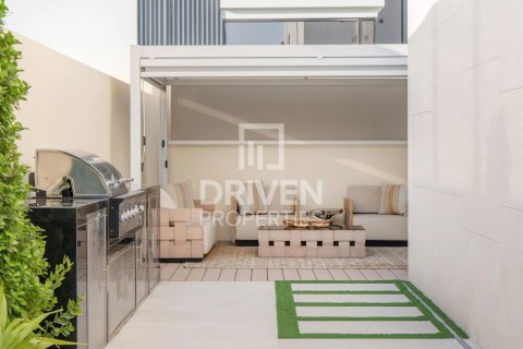 Villa en La Mer, Jumeirah, Dubai, 5 dormitorios, 704.76 m², № 144628 - foto 20