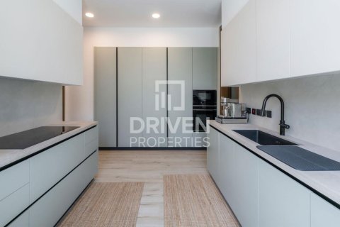 Villa en La Mer, Jumeirah, Dubai, 5 dormitorios, 704.76 m², № 144628 - foto 14