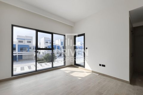 Townhouse in Damac Lagoons, Dubai 4 bedrooms, 144 sq.m. № 145114 - photo 11