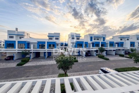 Townhouse in Damac Lagoons, Dubai 4 bedrooms, 144 sq.m. № 145114 - photo 16