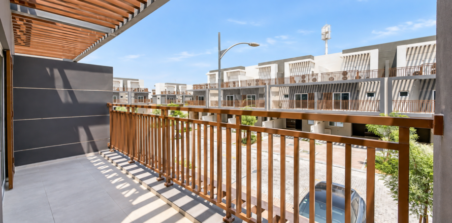 Villa à Dubai, 4 chambres, 219 m², № 143579