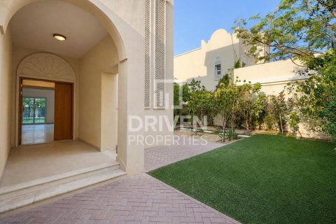Villa à District 16, Jumeirah Village Circle, Dubai, 2 chambres, 767.01 m², № 144107 - photo 18