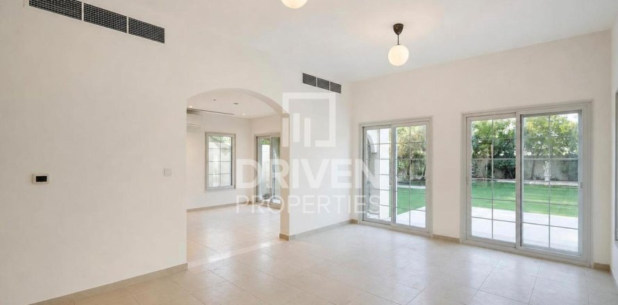 Villa à District 16, Jumeirah Village Circle, Dubai, 2 chambres, 767.01 m², № 144107