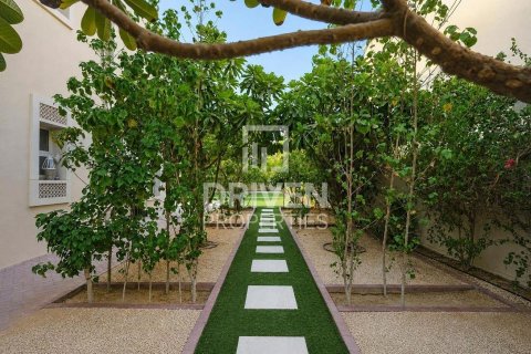 Villa à District 16, Jumeirah Village Circle, Dubai, 2 chambres, 767.01 m², № 144107 - photo 19