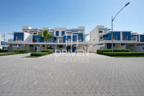 Снять в аренду таунхаус в Damac Lagoons, Дубай: 5 спален, 144м², № 145654 - фото 25