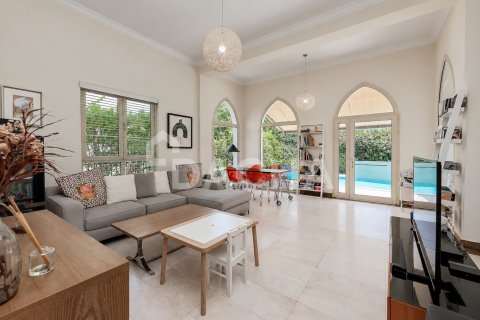 Villa en Jumeirah Islands, Dubai, 4 dormitorios, 506 m², № 143528 - foto 8