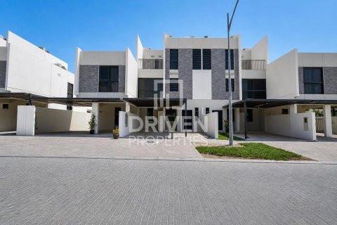 Maison de ville à Dubai, 5 chambres, 174.84 m², № 144817